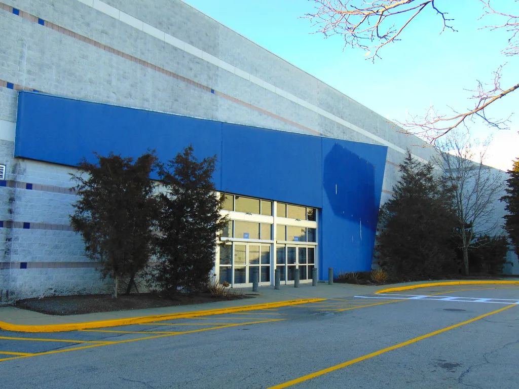 Closed former Best Buy at Silver City Galleria in Taunton