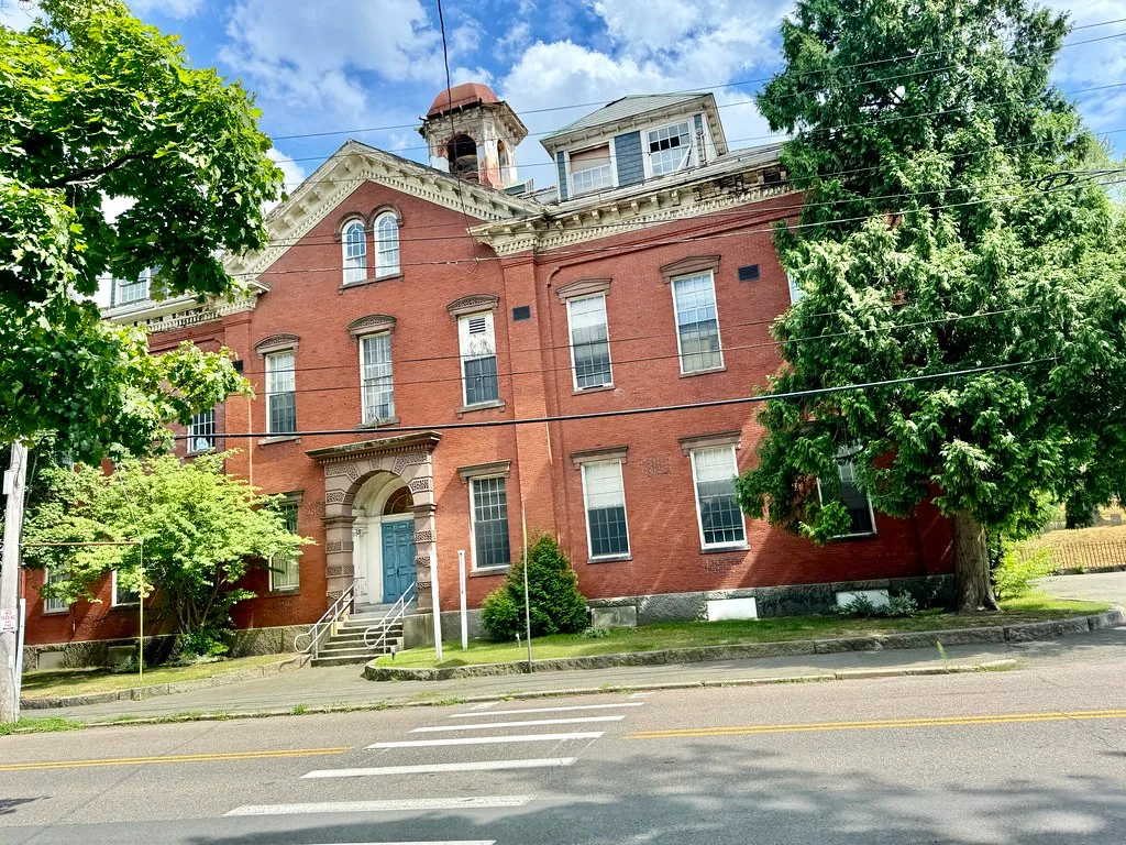 Former Classical and High School in Salem