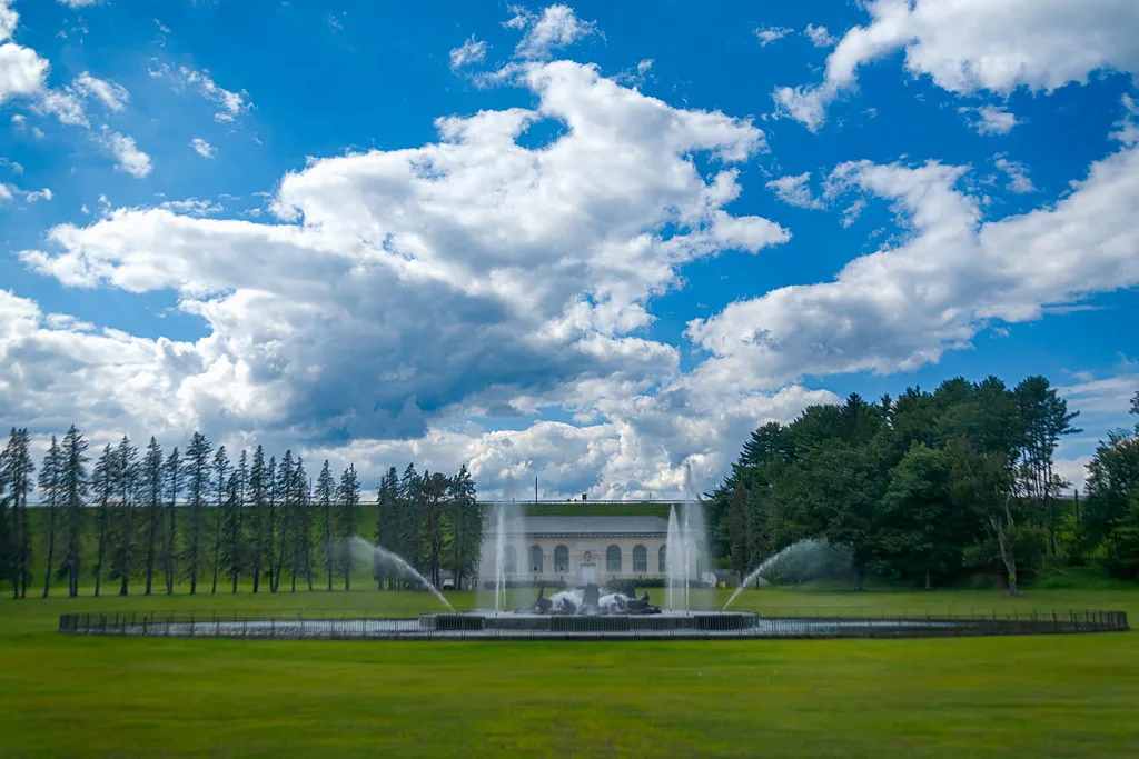 Fontaines et bâtiment du réservoir Ashokan