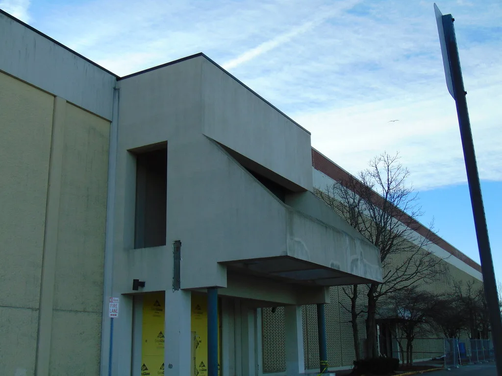 Boarded entrance at Rhode Island Mall