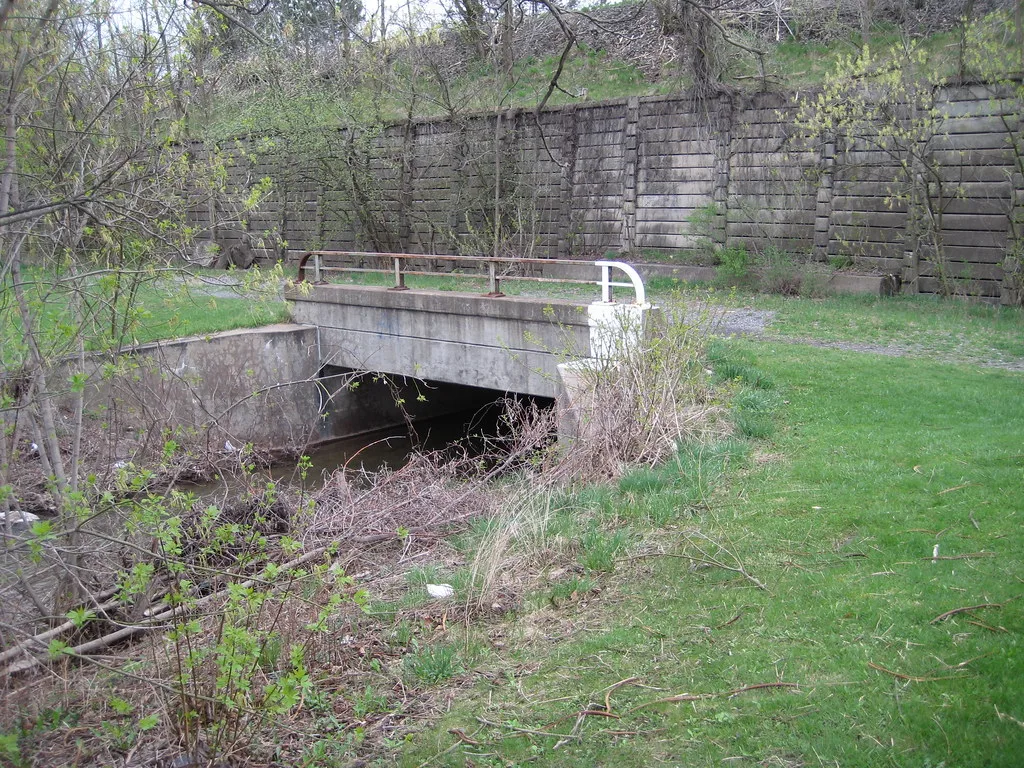 Vestiges du pont ferroviaire du West Shore à Canastota